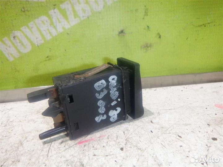 Кнопка обогрева заднего стекла Ауди 80 90 Б3