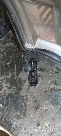 Передняя фара nissan tiida