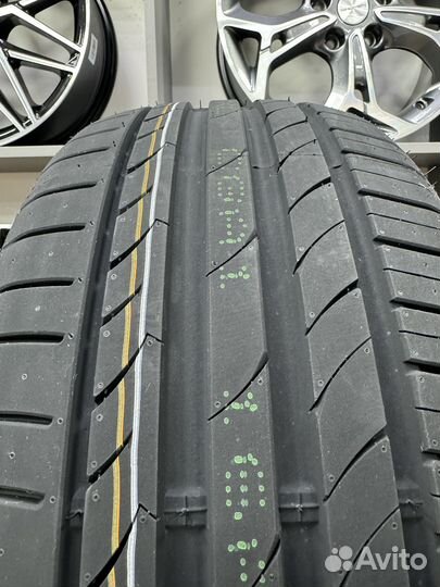 Tracmax X-Privilo TX3 285/45 R19 111Y