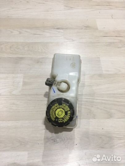 Бачок тормозной жидкости Renault logan 2