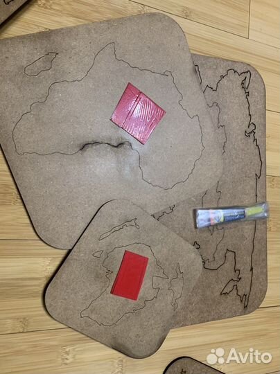 Карта мира из дерева