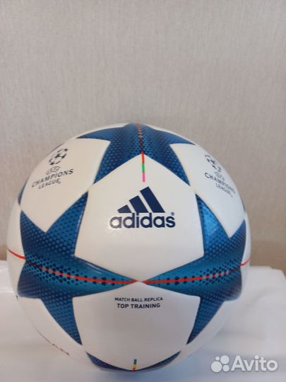 Футбольный мяч adidas Лига Чемпионов