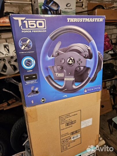 Руль ThrustMaster T150 Force Feedback черный