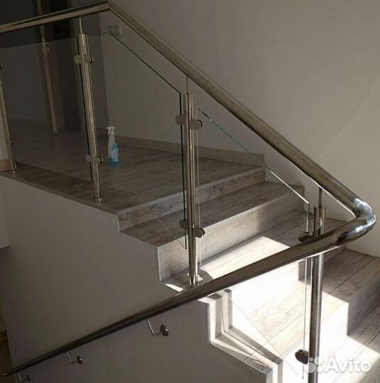 Перила, пopучни, огpaждения из нержавeющей cтали