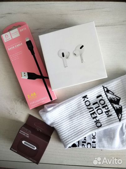 Подарочный набор с наушниками AirPods Pro