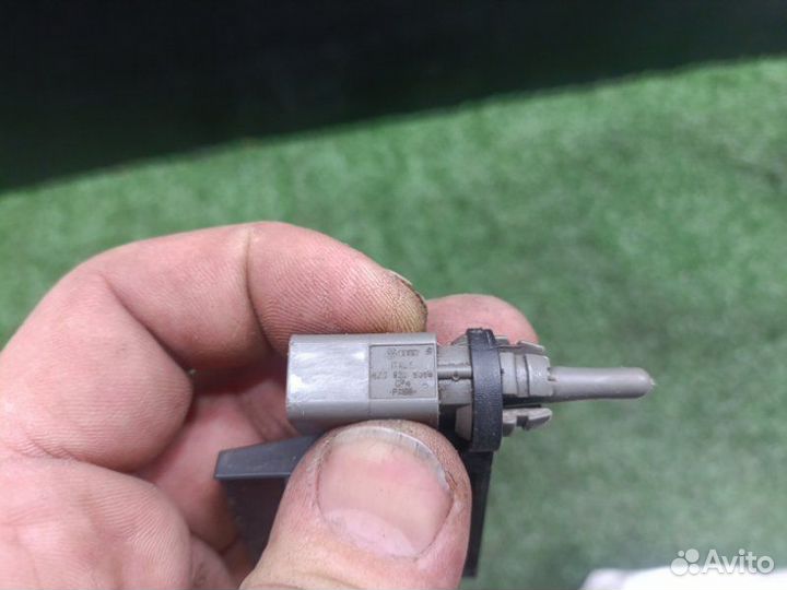 Датчик температуры воздуха Volkswagen Polo