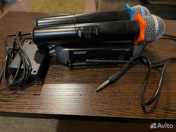 Shure pg8x два микрофона с радиосистемой