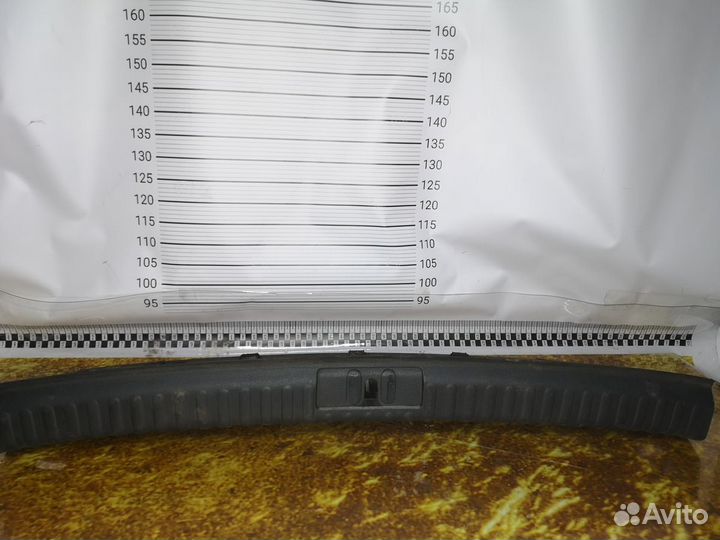 Кожух замка багажника Volkswagen Tiguan 1