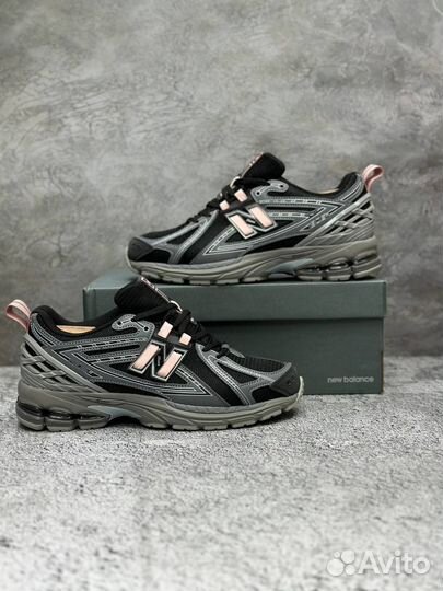 New Balance 1906R Black Pink Moon