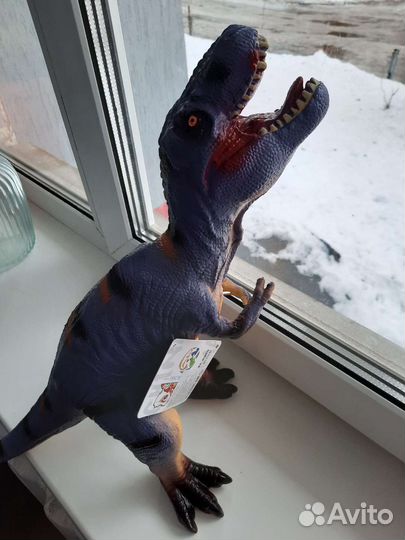 Динозавр резиновый