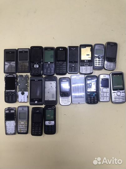 Старые кнопочные телефоны