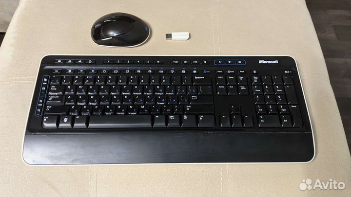 Беспроводная клавиатура и мышь microsoft