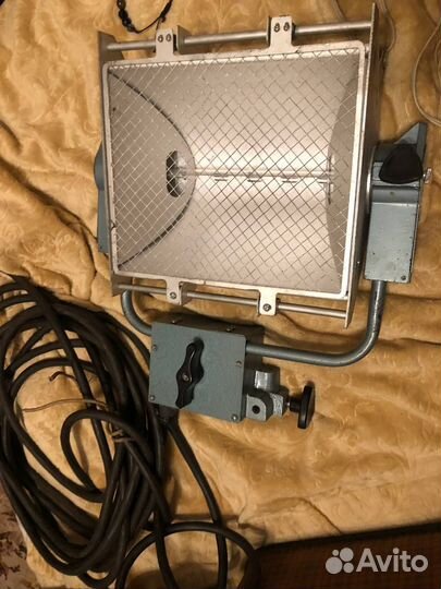 Осветительный прибор Свет-2000м (прожектор)