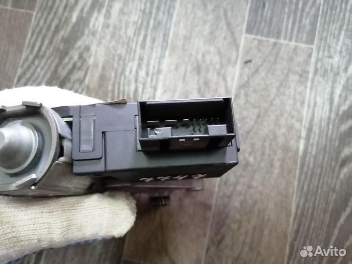 Моторчик люка BMW X5 E53 дорестайлинг