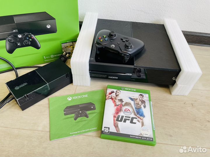 Xbox One 500 Гб / Комплект + 453 Игр