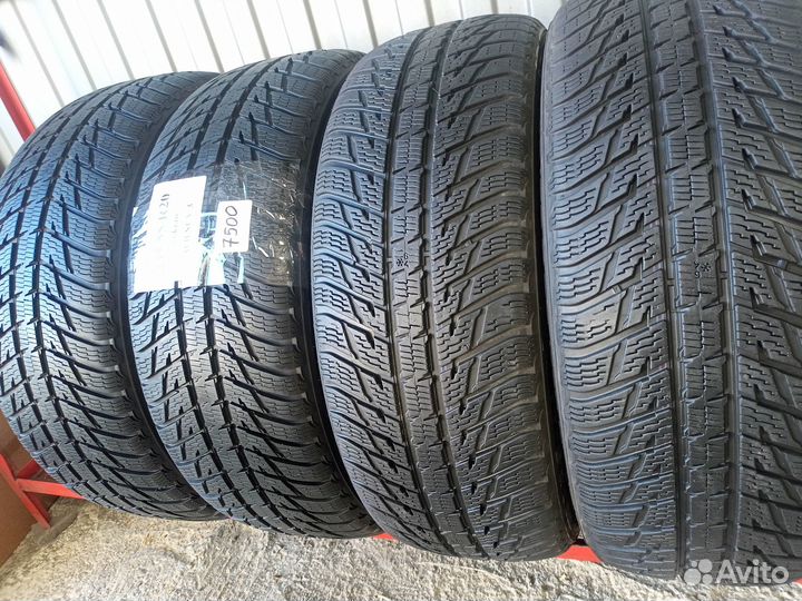 Nokian Tyres WR SUV 3 235/55 R20