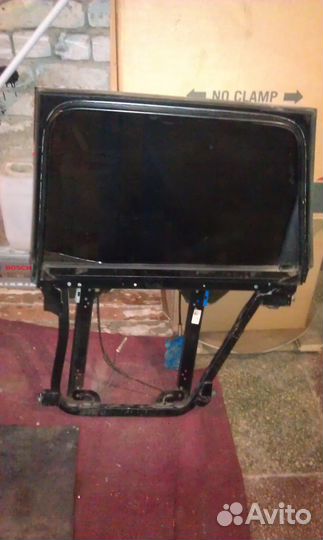 Стекло с рамкой заднее правое для Porsche Cayenne