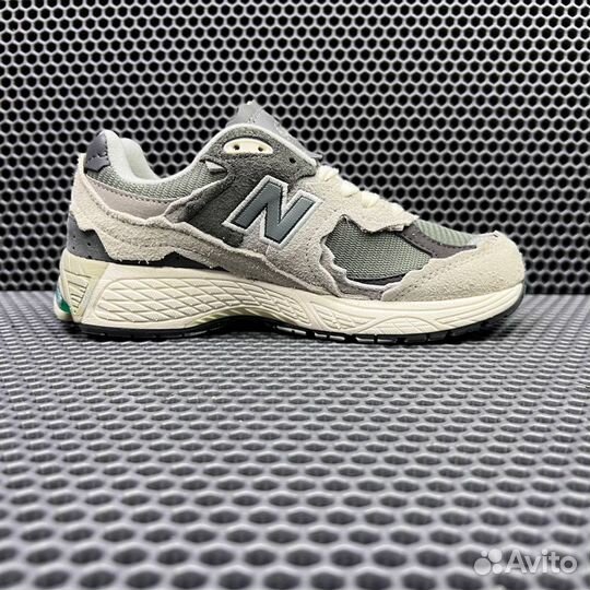 Кроссовки New Balance 2002R