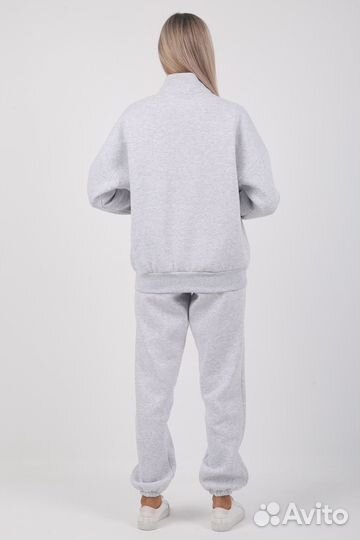 Спортивный костюм женский теплый на молнии