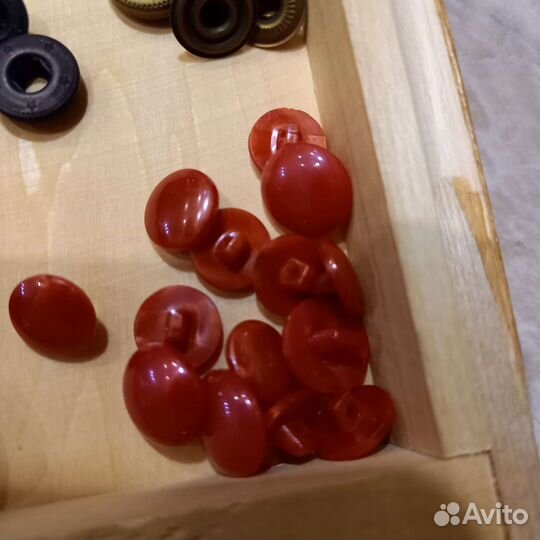 Пуговицы разные