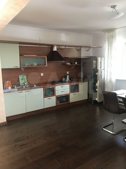 3-к. квартира, 126 м², 1/4 эт.