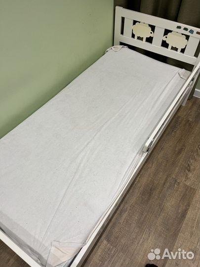 Детская кровать Икея с бортиком и матрасом 160*80