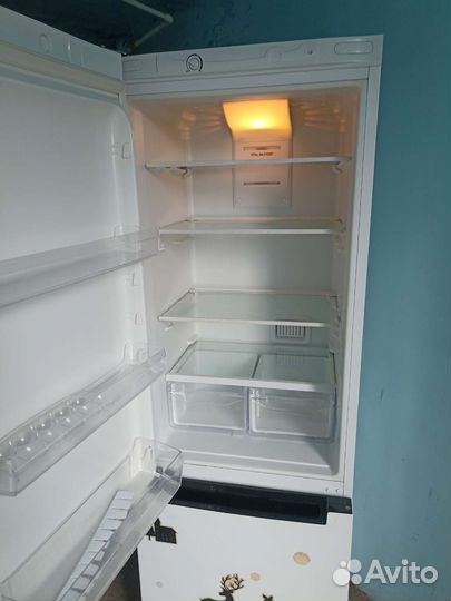 Холодильник двух камерный