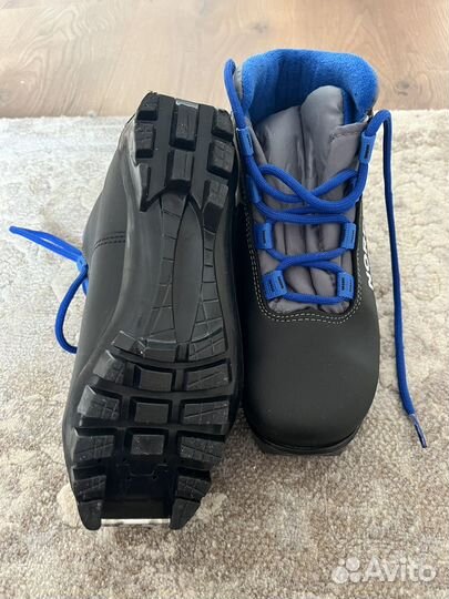 Ботинки для беговых лыж