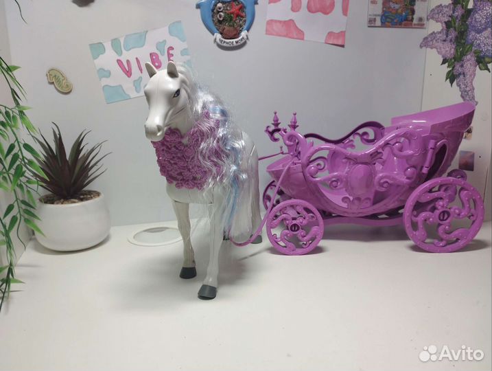 Карета с лошадью