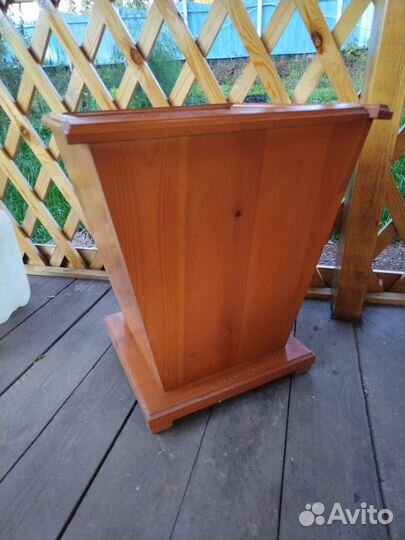 Деревянное кашпо под большой цветок