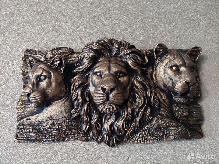 Панно барельеф Лев и Львицы