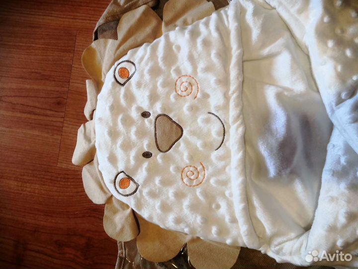 Конверт на выписку лев