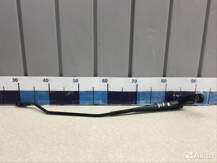 Поводок стеклоочистителя передний правый VAZ LADA