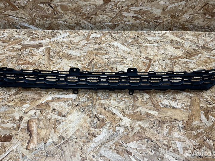 Решётка в бампер центральная Audi Q8 2018+