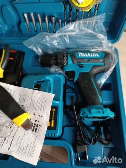 Набор инструментов / шуруповёрт Makita 26v (11-09)