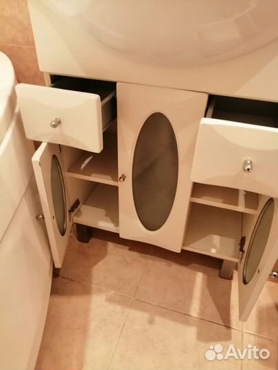 Набор мебели для ванной:зеркало раковина тумба