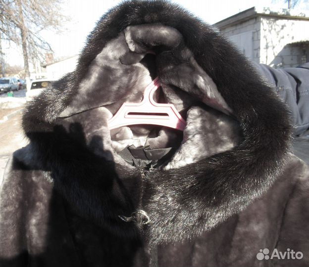 Шубы мутоновая 50-52 размер