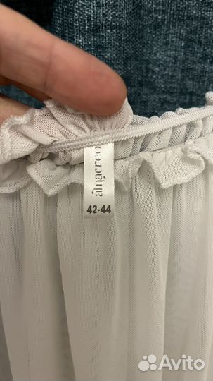 Блуза с воланами белая полупрозрачная