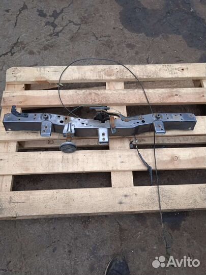 Верхняя планка Toyota auris e 150