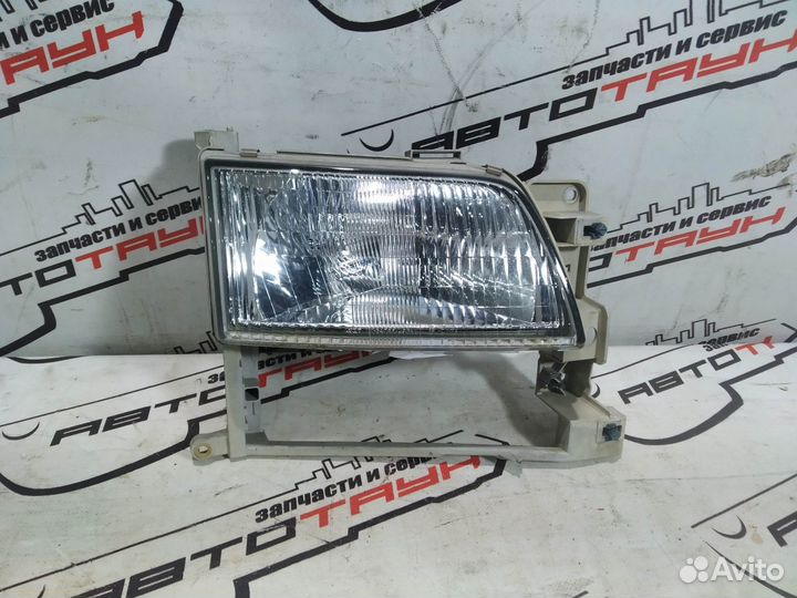 Фара nissan elgrand ALE50 alwe50 APE50 apwe50 ATE50 atwe50 AVE50 avwe50 11024726 галоген правая верх