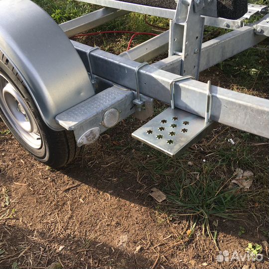 Подножка для лодочного прицепа (Практик про)