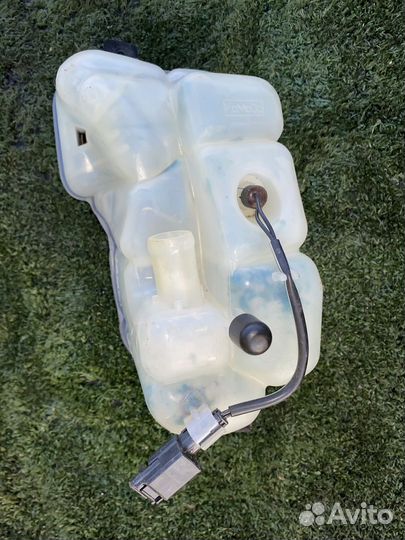 Бачок расширительный Volvo V70 BW 6G918K218