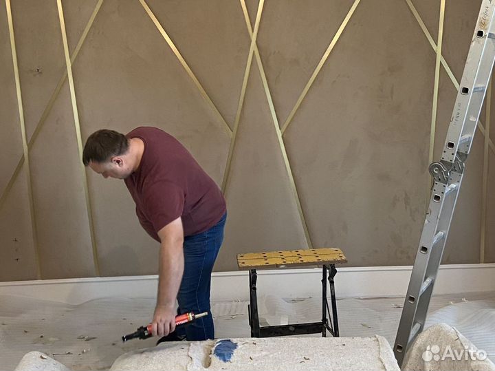 Мягкие панели для стен с латунным профилем