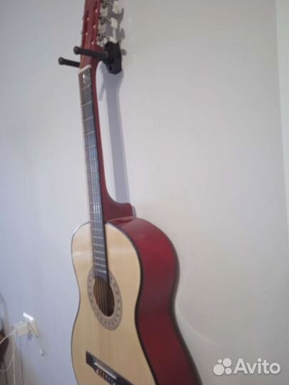 Акустическая гитара