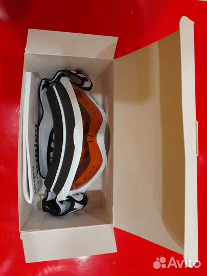 Горнолыжные очки uvex