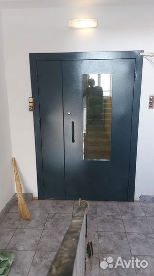 Дверь подъездная