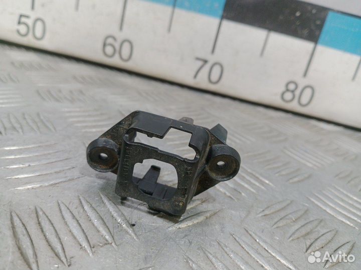 Б/У Кронштейн камеры зеркала левого Mercede#001