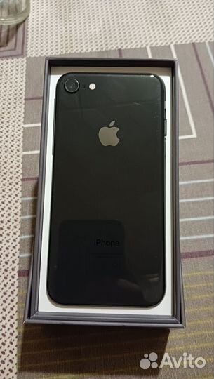 Телефон iPhone 8 64 gb
