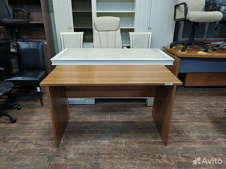 Стол письменный б/у 130х60х75 22мм 03798-орх