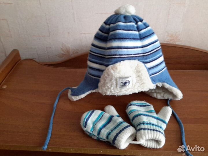 Шапка и варежки для малыша 1-1,5 года